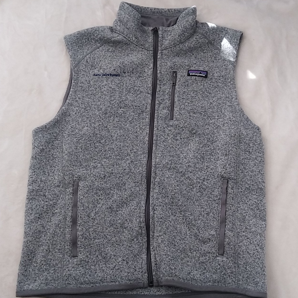 Women's Patagonia black and white fleece vest